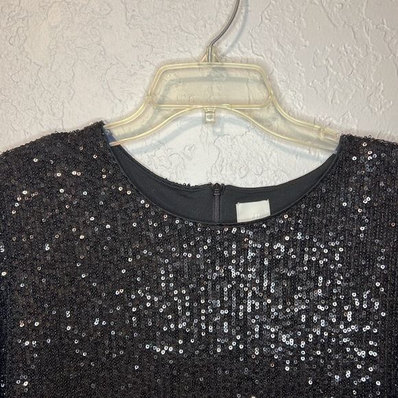 New sequined dress - Picture 5 of 8